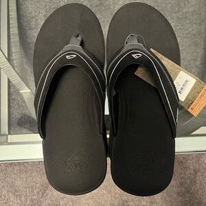 Mens Reef sandals, Stinger in Black.  Sz 8.  New with tags.